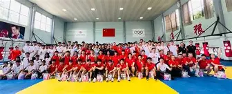 赛前体能课后；广州队队长鼓劲备战社区盾；信心回归；临场指挥获称赞